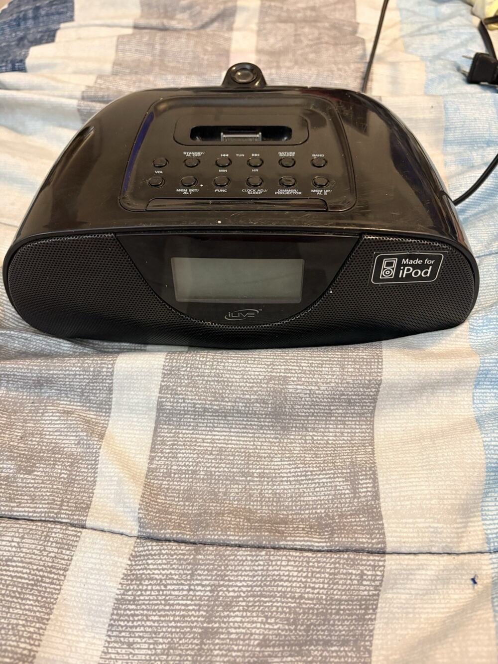 Ilive Clock Radio Ipod docking system model IC308B Works. P-024